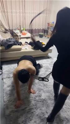 林夕跪舔脏鞋肉丝美腿/重度鞭打 bf47987