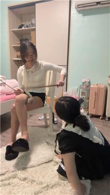 小凤梨肥肥的脸蛋真可爱，被虐也很有肉感 JS241208-78