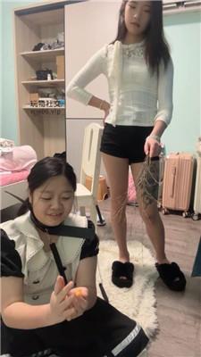 小凤梨肥肥的脸蛋真可爱，被虐也很有肉感 JS241208-78