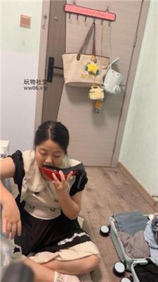 白兔高跟配棉袜让闺蜜犬舔 JS241209-17