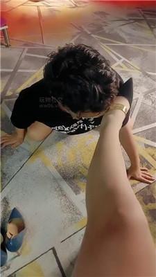 【爱秀套图】【咩祖】品尝御姐的高跟肉丝/脚插嘴/喂口水bf48016