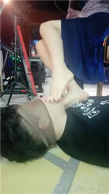 咩祖品尝御姐的高跟肉丝/脚插嘴/喂口水 bf48016