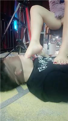 咩祖品尝御姐的高跟肉丝/脚插嘴/喂口水 bf48016