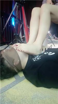 咩祖品尝御姐的高跟肉丝/脚插嘴/喂口水 bf48016