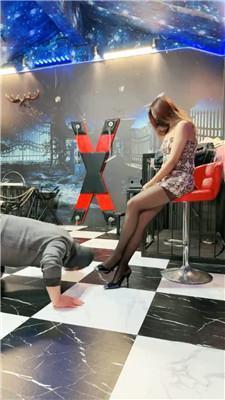 【爱秀套图】【红焱】刑具虐打/狗链遛狗/跪舔高跟黑丝bf48013