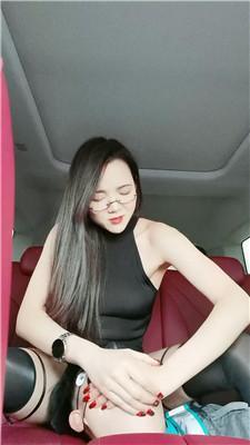 皮皮车内黑丝美腿诱惑代驾 bf47982