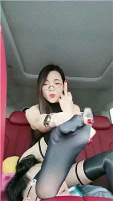 皮皮车内黑丝美腿诱惑代驾 bf47982