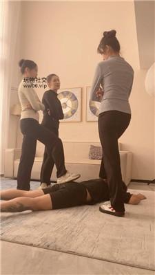 素人事务所3S-女神运动鞋暴力虐打教练狗续集 bf47984