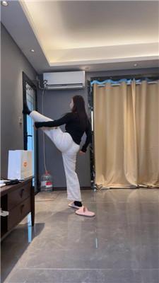 狗哥素人S-踢裆踩踏耳光 bf47978