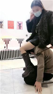 芮兮夫妻长靴踢踹踩/清理脏鞋底/吃卫生巾/赏赐圣水 JS241209-10