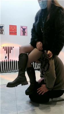 芮兮夫妻长靴踢踹踩/清理脏鞋底/吃卫生巾/赏赐圣水 JS241209-10