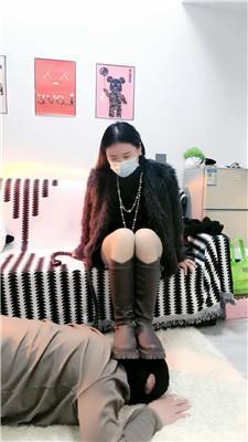 芮兮夫妻长靴踢踹踩/清理脏鞋底/吃卫生巾/赏赐圣水 JS241209-10