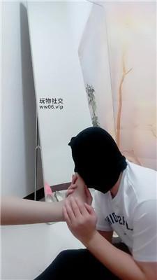 樊儿迷恋肉丝的脚下奴 JS241209-3