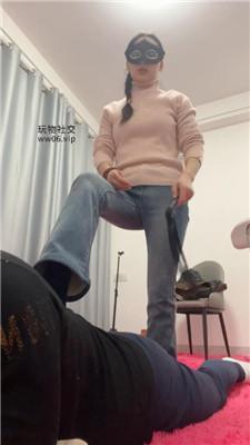 姗姗高跟棉袜踩踏/鞭打虐乳 JS241209-1