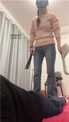 姗姗高跟棉袜踩踏/鞭打虐乳 JS241209-1