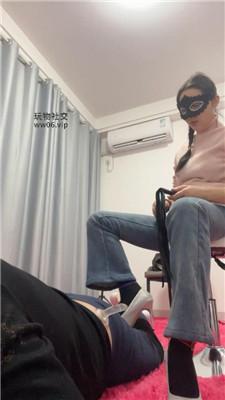 姗姗高跟棉袜踩踏/鞭打虐乳 JS241209-1