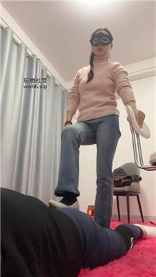 姗姗高跟棉袜踩踏/鞭打虐乳 JS241209-1