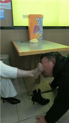 乐爷餐厅公开蹂躏贱奴 JS241208-57