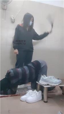 奇了怪了胯下辱鞭打/小白鞋白袜踩虐 JS241208-70