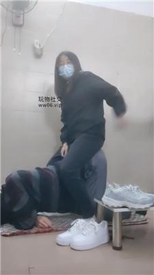 奇了怪了胯下辱鞭打/小白鞋白袜踩虐 JS241208-70