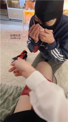 小麦性感黑丝踩虐/鞭打/掐乳踢裆 bf47985