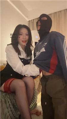 小麦性感黑丝踩虐/鞭打/掐乳踢裆 bf47985