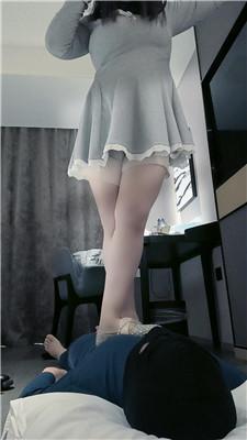 樊樊大人换多双脏鞋踩踏地毯奴 JS241208-2