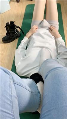 欣欣子牛仔裤坐脸窒息/掐乳/白袜脚踩 JS241208-15