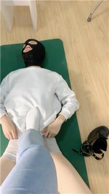 欣欣子牛仔裤坐脸窒息/掐乳/白袜脚踩 JS241208-15