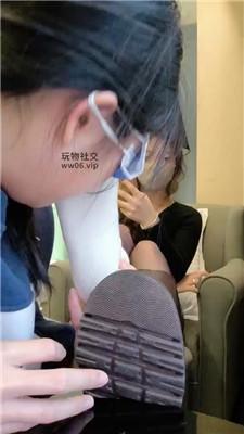 爱可学姐变成鞋子清理器 bf47930