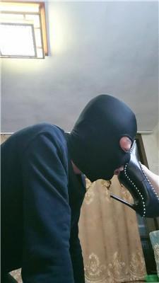 游S肉丝脚插嘴/高跟踩/转胯狗爬 JS241208-12