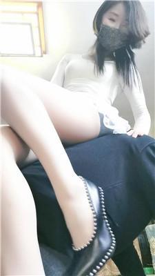 游S肉丝脚插嘴/高跟踩/转胯狗爬 JS241208-12