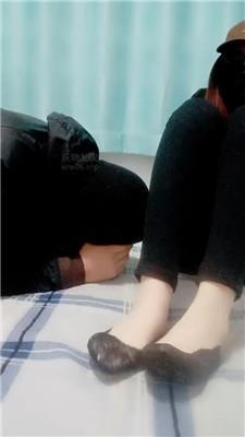 樊儿原味船袜玉足舔闻/踩踏坐脸 JS241208-5