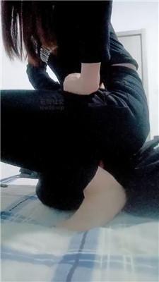 樊儿原味船袜玉足舔闻/踩踏坐脸 JS241208-5