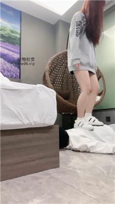 欣婷抽耳光/小白鞋白袜踢踹踩踏 bf47939