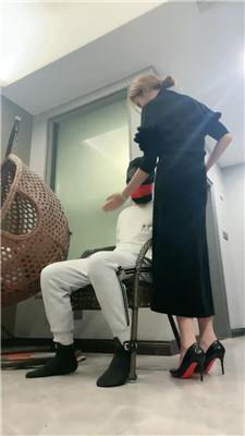 欣瑶瑶主胶带封嘴/抽耳光/重度鞭打/滴蜡 bf47938