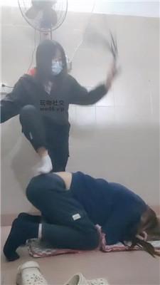 奇了怪了胯下羞辱/鞭打/闻舔小白鞋棉袜 JS241208-29