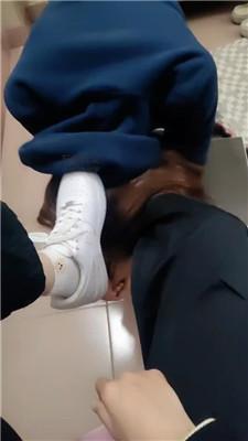 奇了怪了胯下羞辱/鞭打/闻舔小白鞋棉袜 JS241208-29