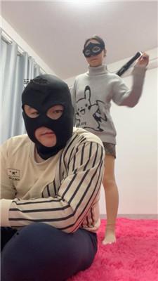 姗姗吸盘虐乳/肉丝脚踩踏鞭打 JS241208-27