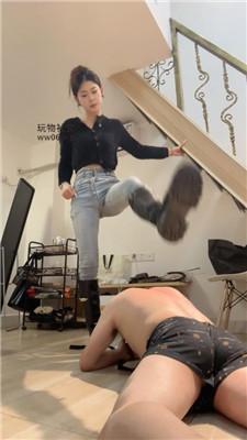 UUs揪耳朵掐乳/长靴跳踩/闻舔白袜/喂口水 bf47952