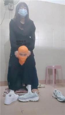 奇了怪了踢裆胯下羞辱/闻舔运动鞋白袜 bf47888