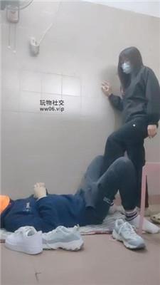 奇了怪了踢裆胯下羞辱/闻舔运动鞋白袜 bf47888