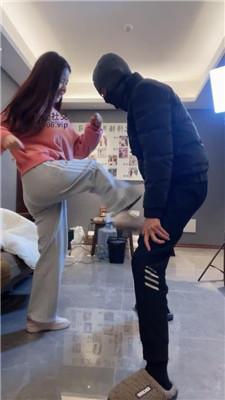 猴歌斯文小姐姐-揪耳朵/耳光/踢裆踩踏 bf47885