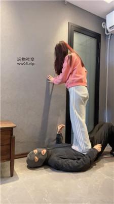 猴歌斯文小姐姐-揪耳朵/耳光/踢裆踩踏 bf47885