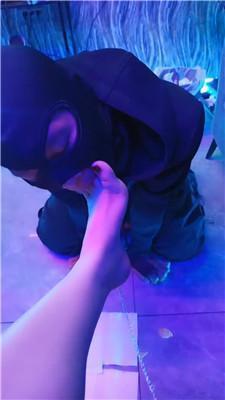 烂烂KTV舔闻皮鞋白袜/拴狗链手铐绑 JS241206-37