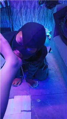 烂烂KTV舔闻皮鞋白袜/拴狗链手铐绑 JS241206-37