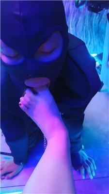 烂烂KTV舔闻皮鞋白袜/拴狗链手铐绑 JS241206-37