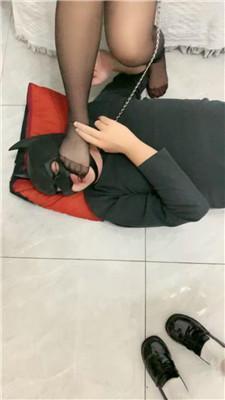 珂儿小主双S-皮鞋白袜+黑丝高跟虐哭奶狗 bf47889