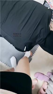 【爱秀套图】【小羊咩咩】白袜脚踩虐/踢裆虐打JS241207-11