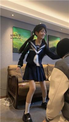 【爱秀套图】【狗哥】可爱水手服虐-皮鞋白袜脚跳踩bf47887
